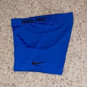 women’s Nike pro shorts size small